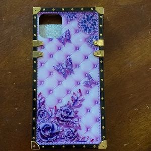 Beautiful case purple with flowers it’s new